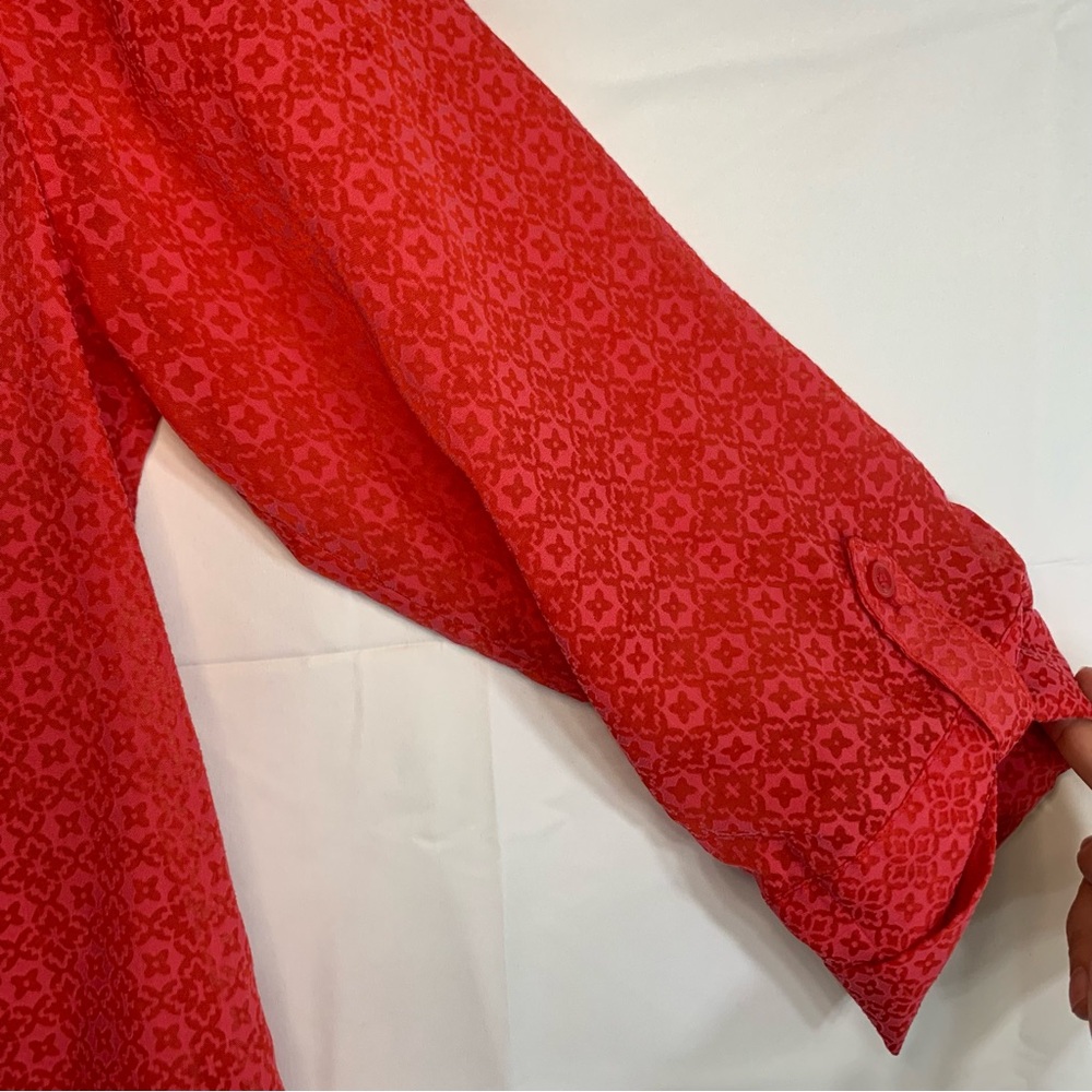 Ann Taylor Red Geometric Semi-Sheer Lightweight Button-Up Tunic Shirt, size 10 - Picture 9 of 13